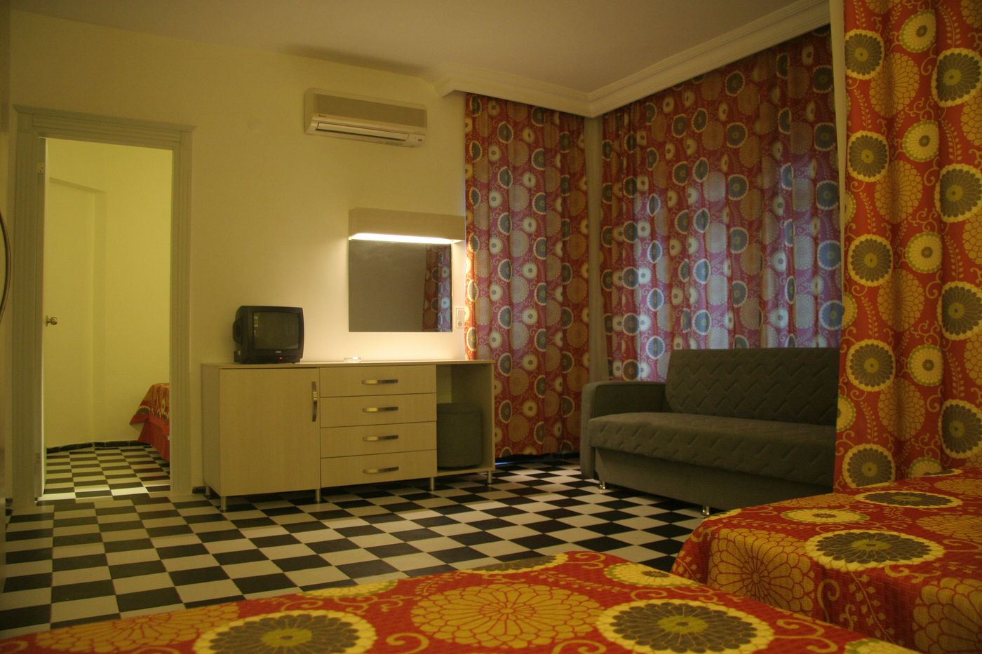 Orient-Suit-Hotel-Room-25
