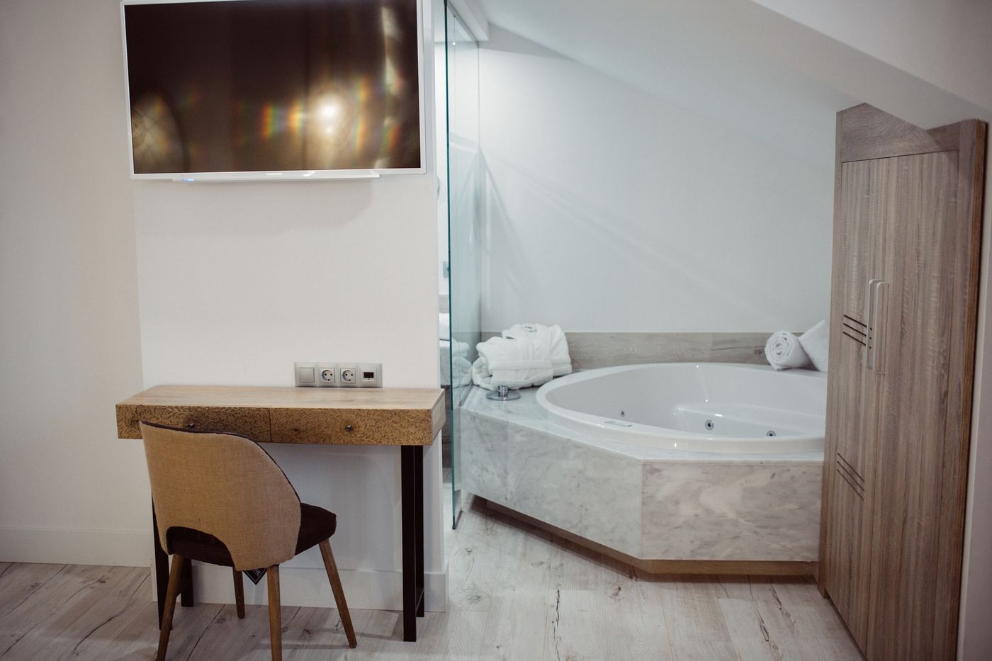 Hotel Cuevas-Spain-Santillana del Mar-Room-9