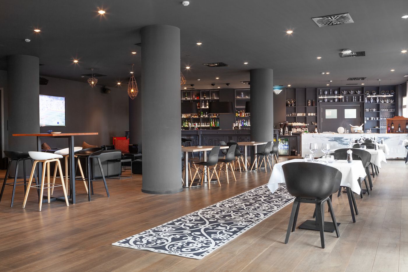 Marble-AMA-Andalucia-Bar-47