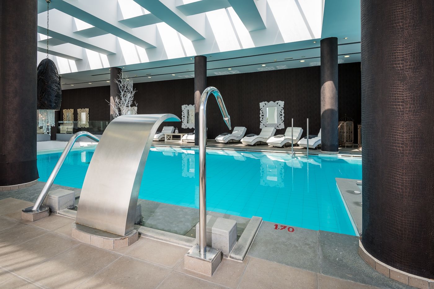 Diamond-Deluxe-Sports-and-Entertainment-67