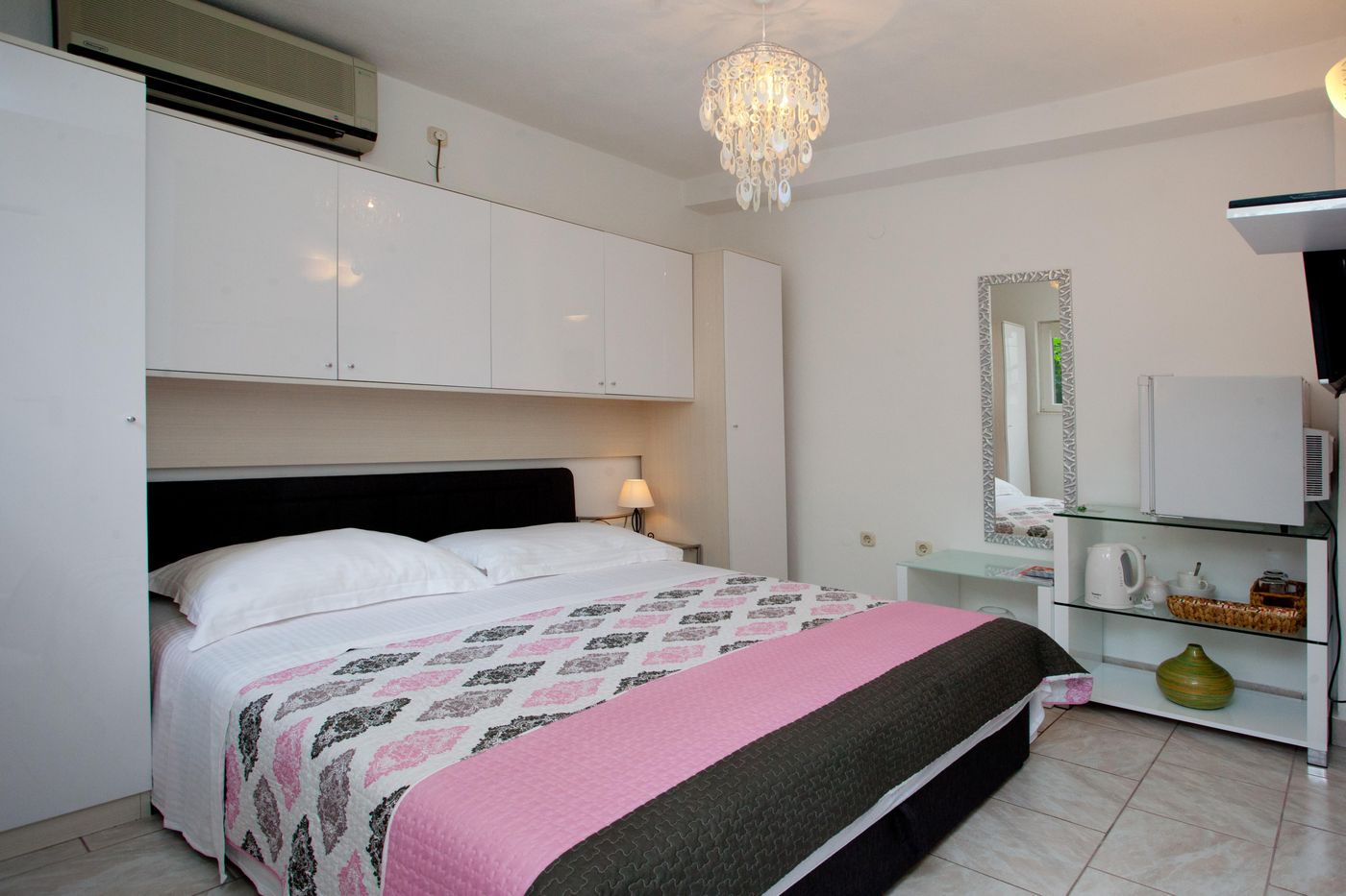 Apartment-Alma-Room-18