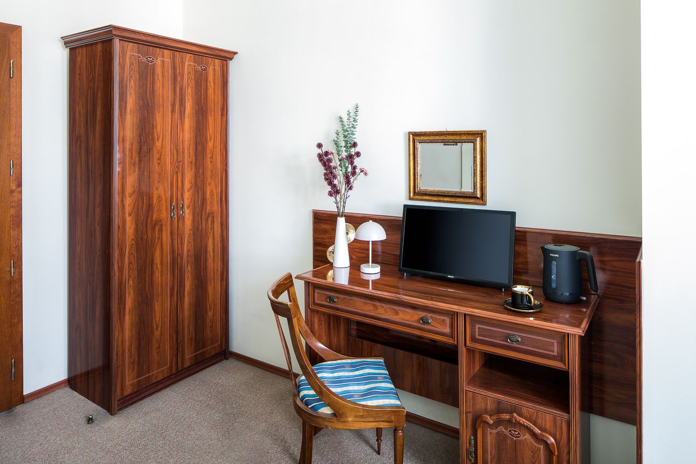 Old-Time-Aparthotel-Room-5