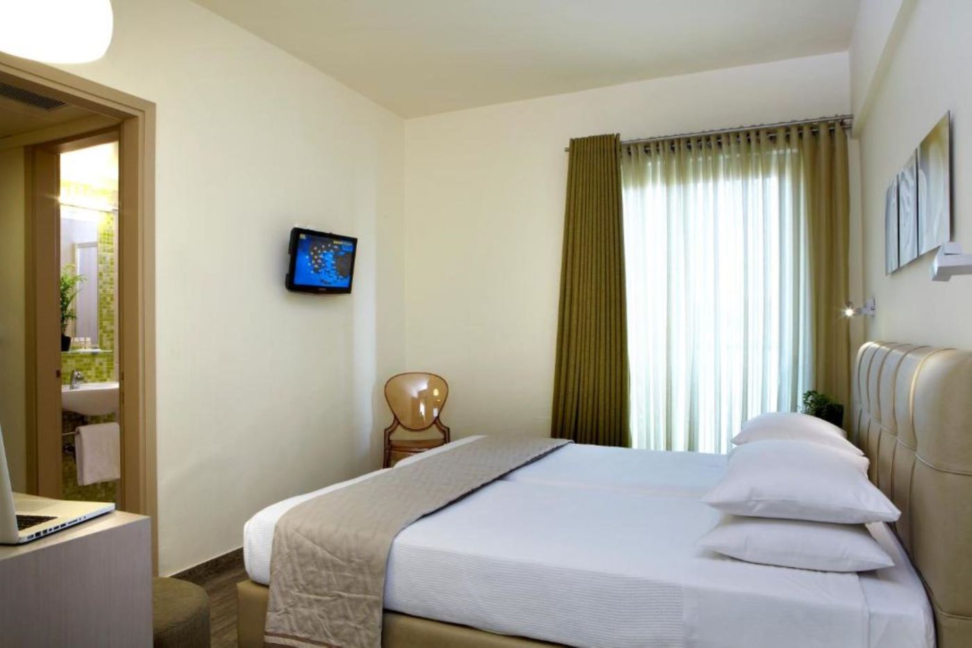 Mouikis-Hotel-Room-16