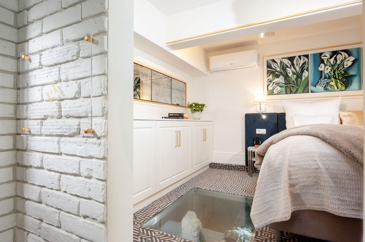 Amber-Design-Residence-Room-36