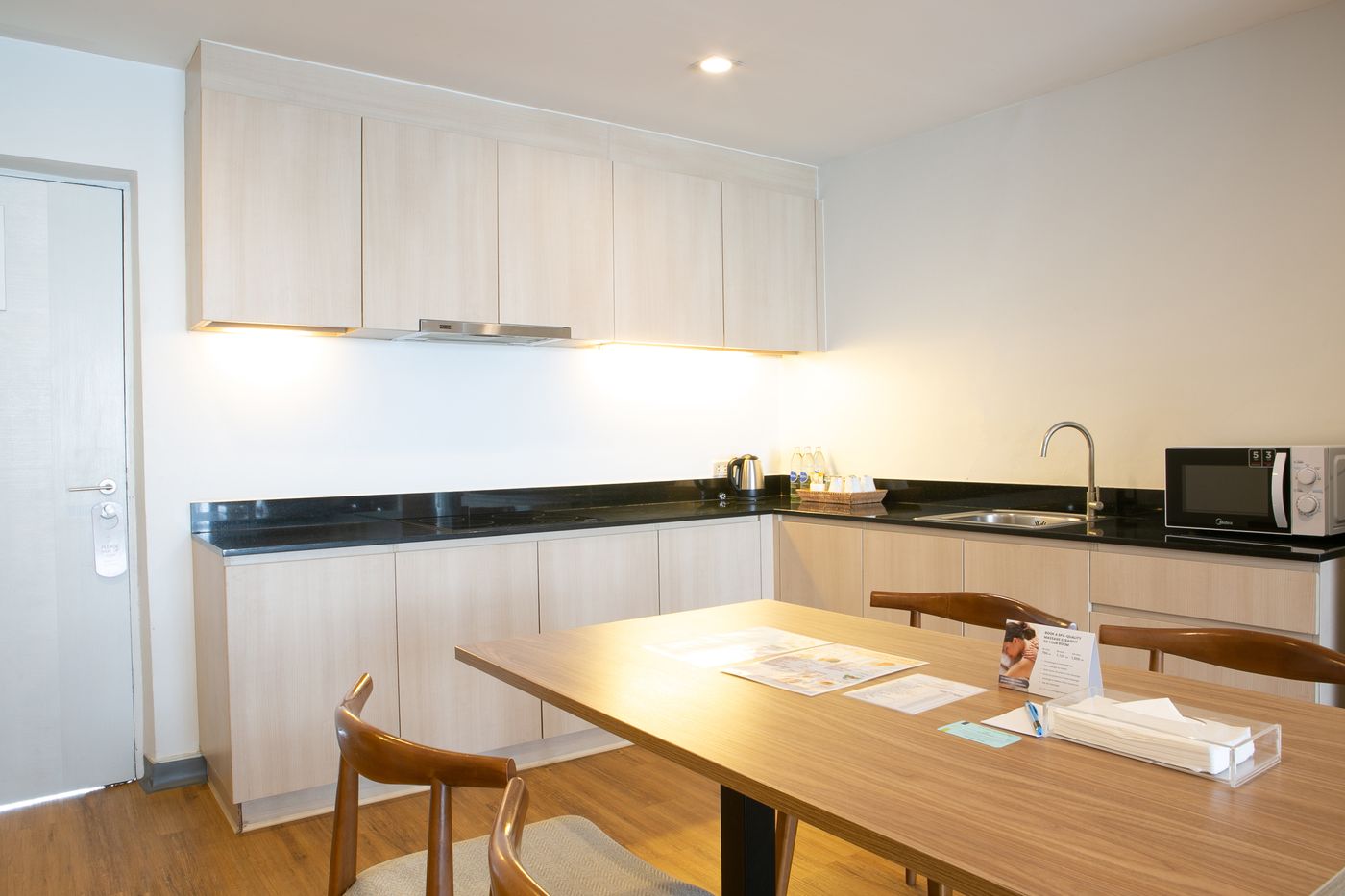 The-Silver-Palm-Wellness-Resort---Bangkok-Room-42