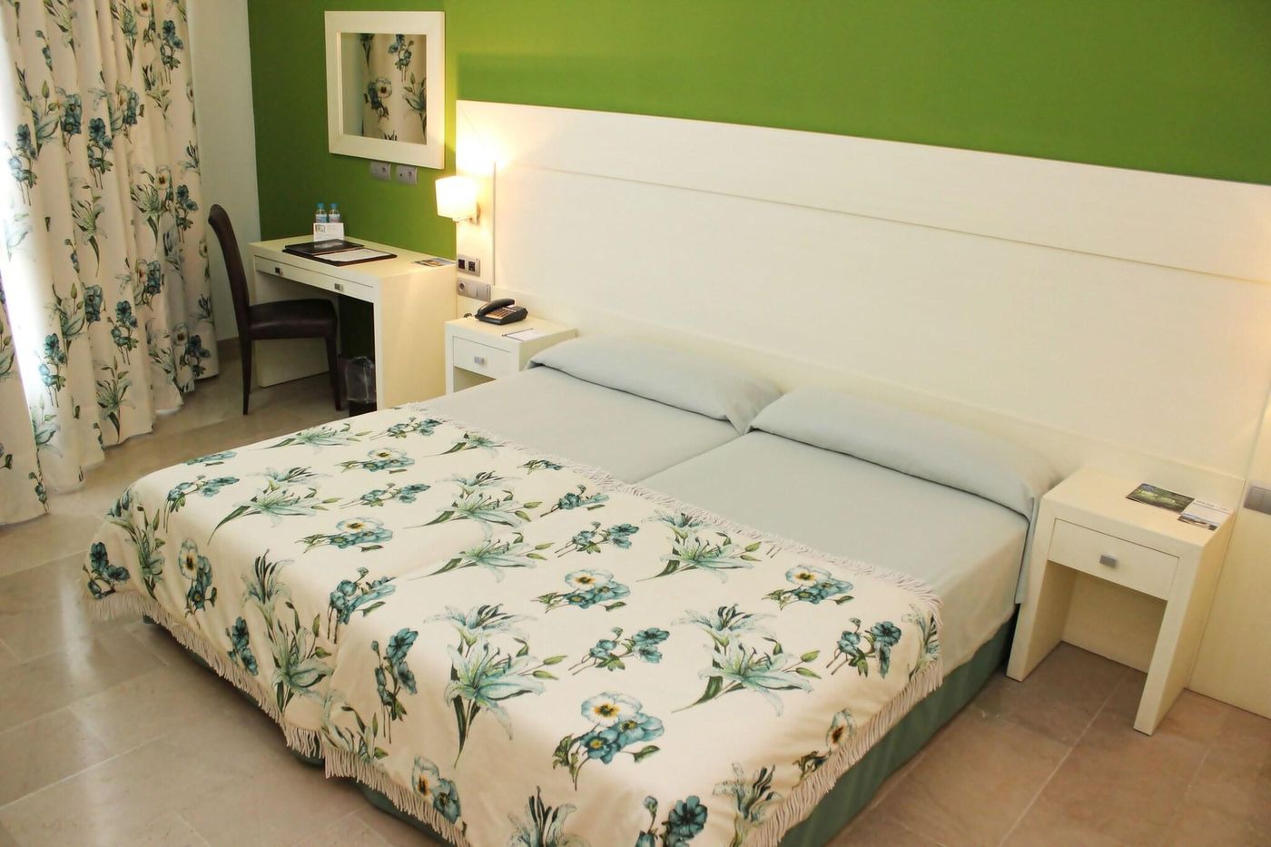 Puerto-Juan-Montiel-Spa-and-Base-N----utica-Room-19