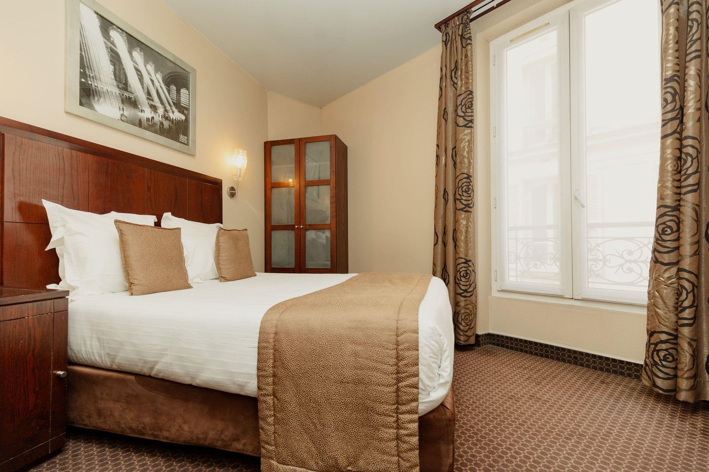 Grand-Hotel-Francais-Room-7