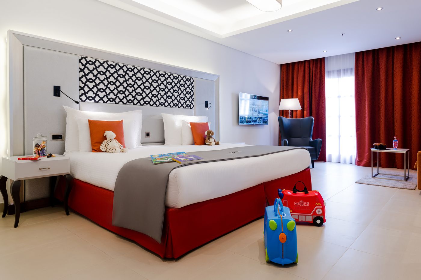 21 AX The Palace Hotel - Rooms - Family Room 1.jpg