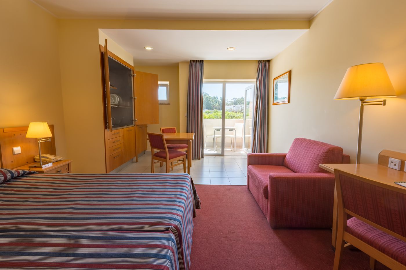 Amazonia-Palmela-Room-15