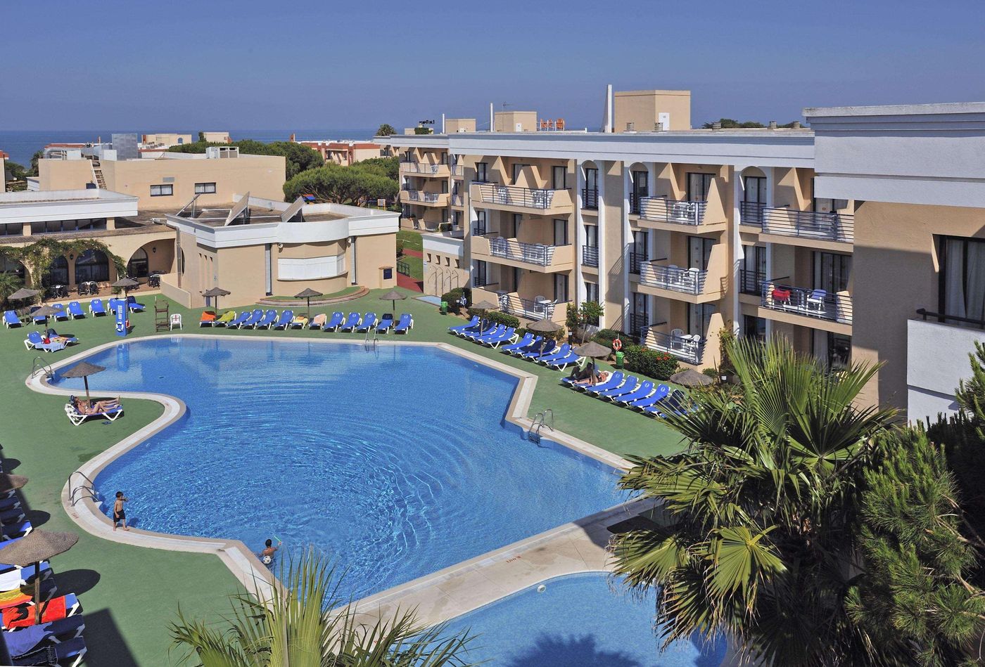 Sol-Sancti-Petri-Apartamentos-Pool-6