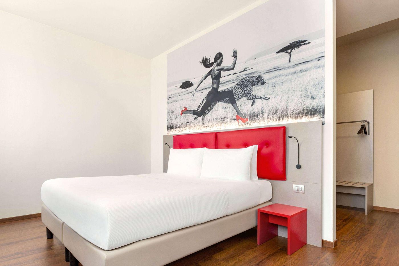 Amedia-Hotel-Mailand-a-Trademark-by-Wyndham-Room-36