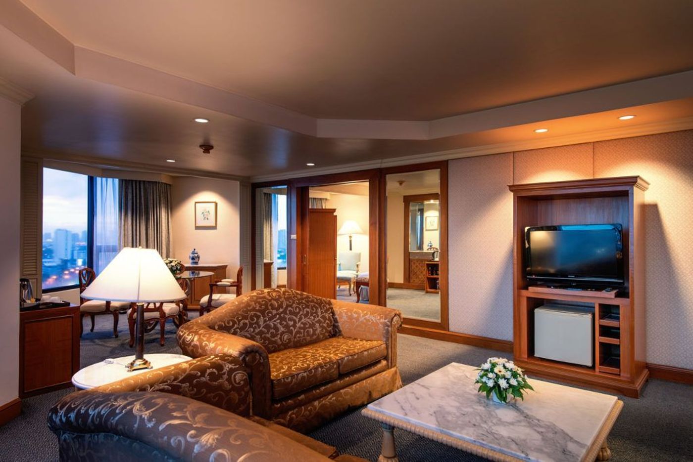 Montien-Riverside-Bangkok-Hotel-Room-24