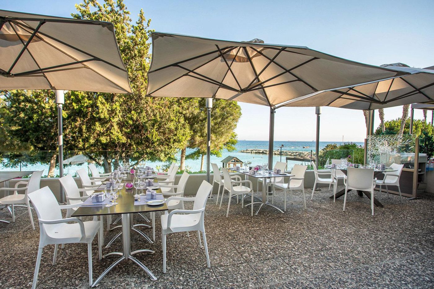 Crowne-Plaza-Limassol-Restaurant-10