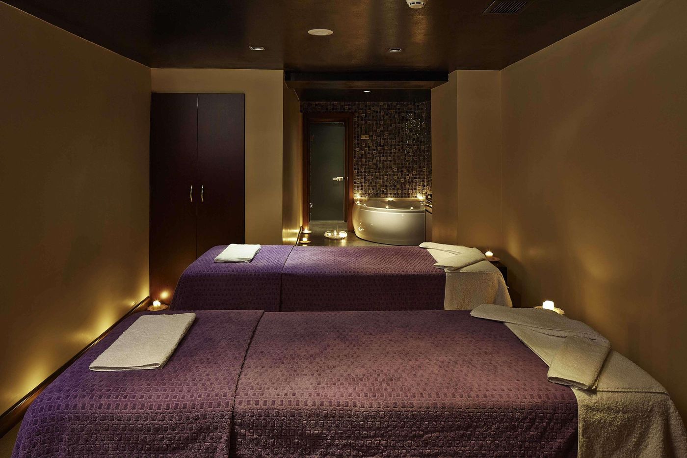 DoubleTree-By-Hilton-Izmir-Alsancak-Sports-and-Entertainment-57