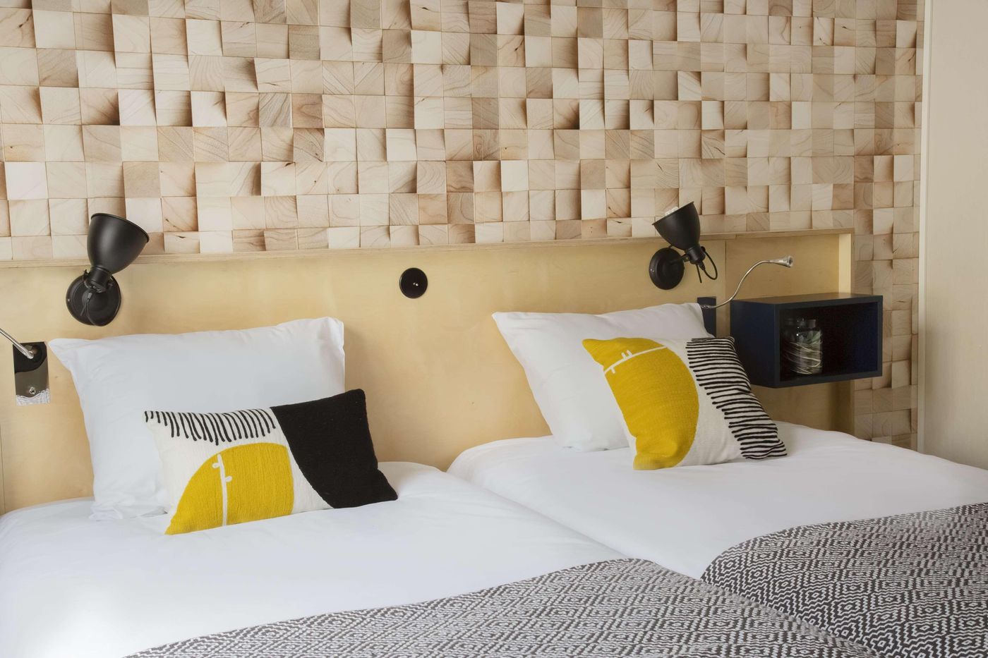 Hotel-Bootcamp-Room-14