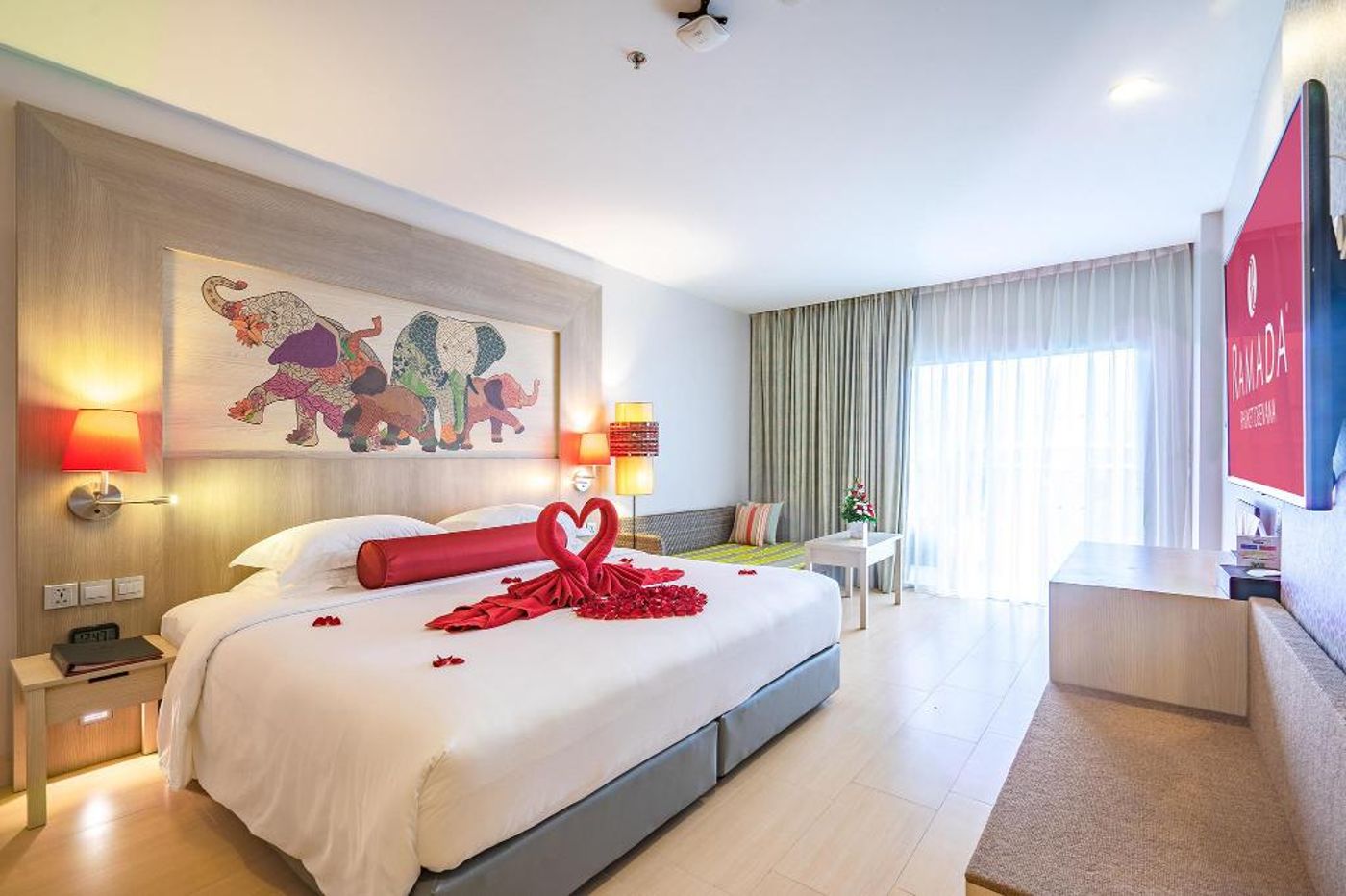 Ramada-By-Wyndham-Phuket-Deevana-Room-32