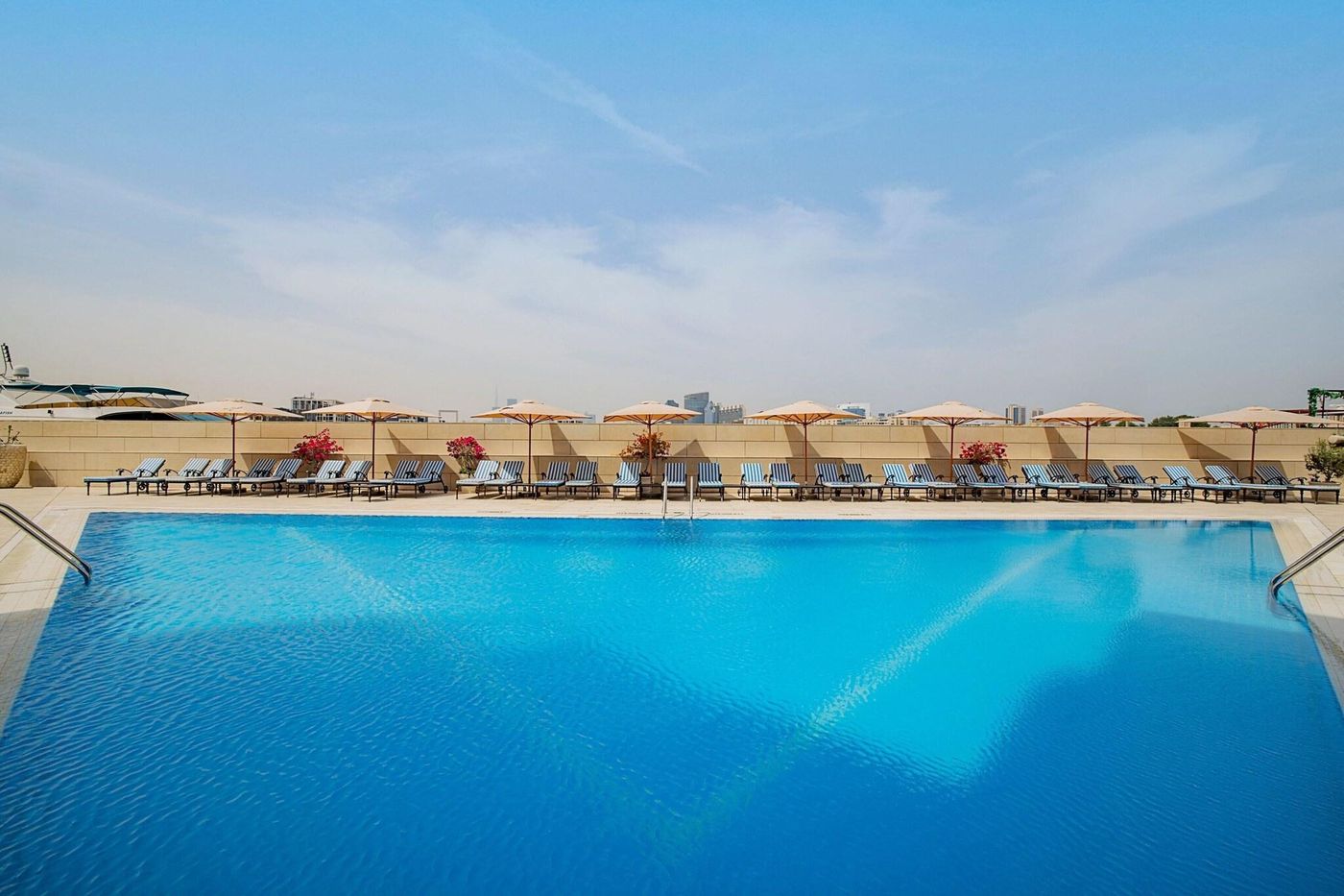 Sheraton-Dubai-Creek-Hotel-and-Towers-Pool-6