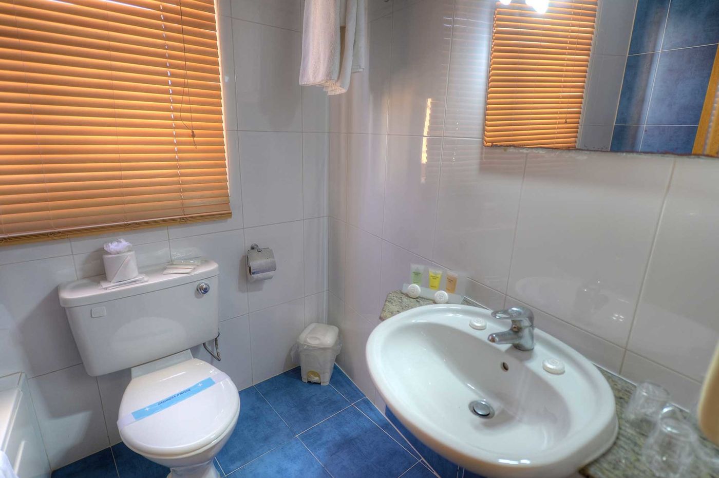 Alexandra-Hotel-Room-18