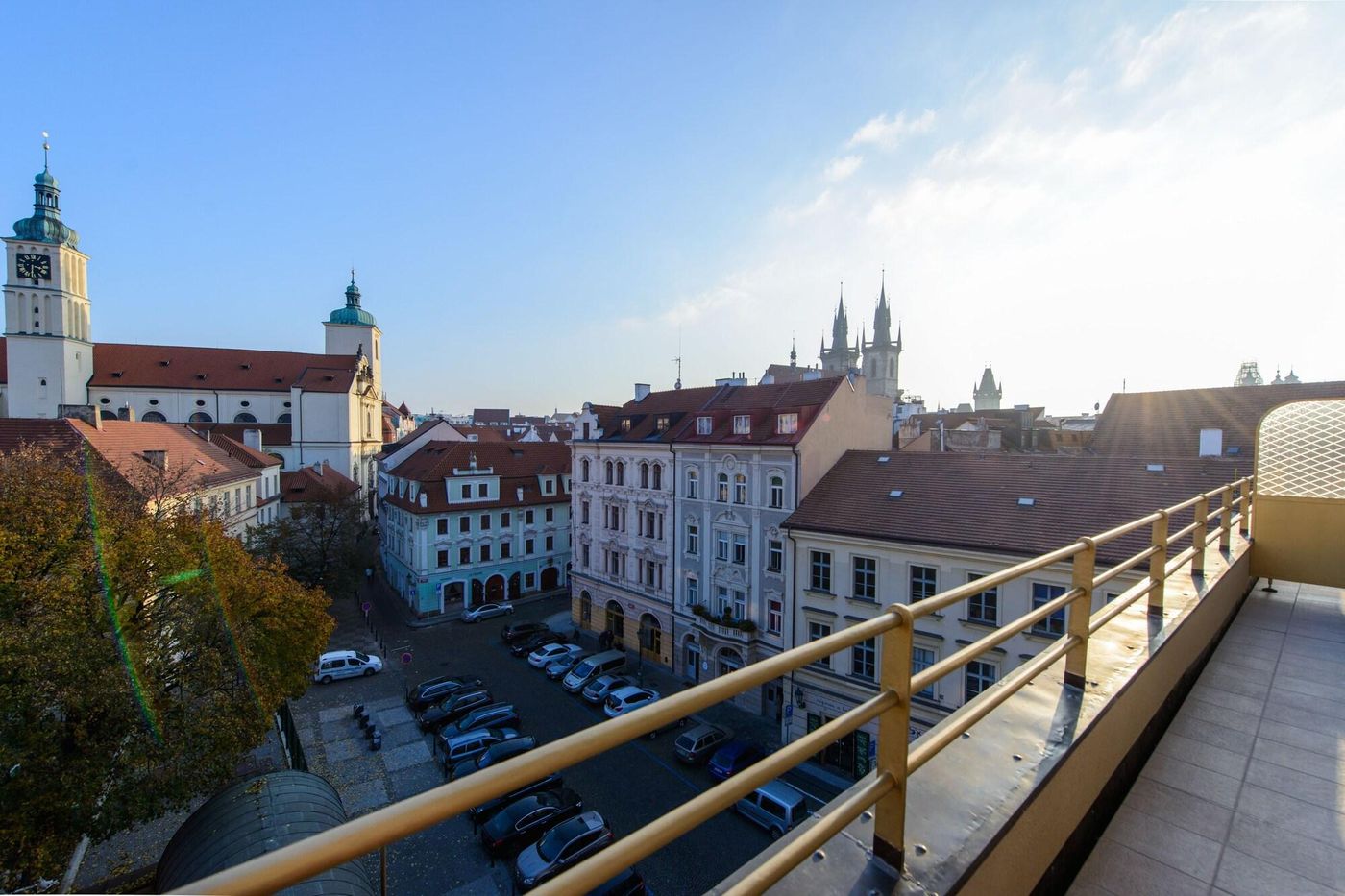 Myo-Hotel-Mysterius-Room-1