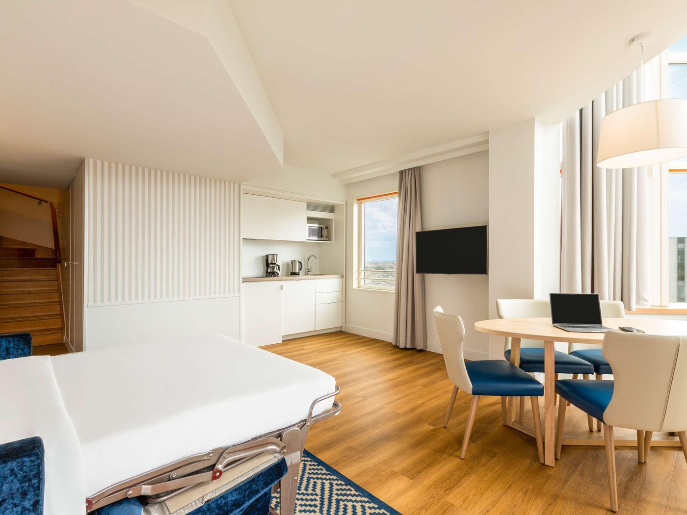 Adagio-Paris-Tour-Eiffel-Room-36