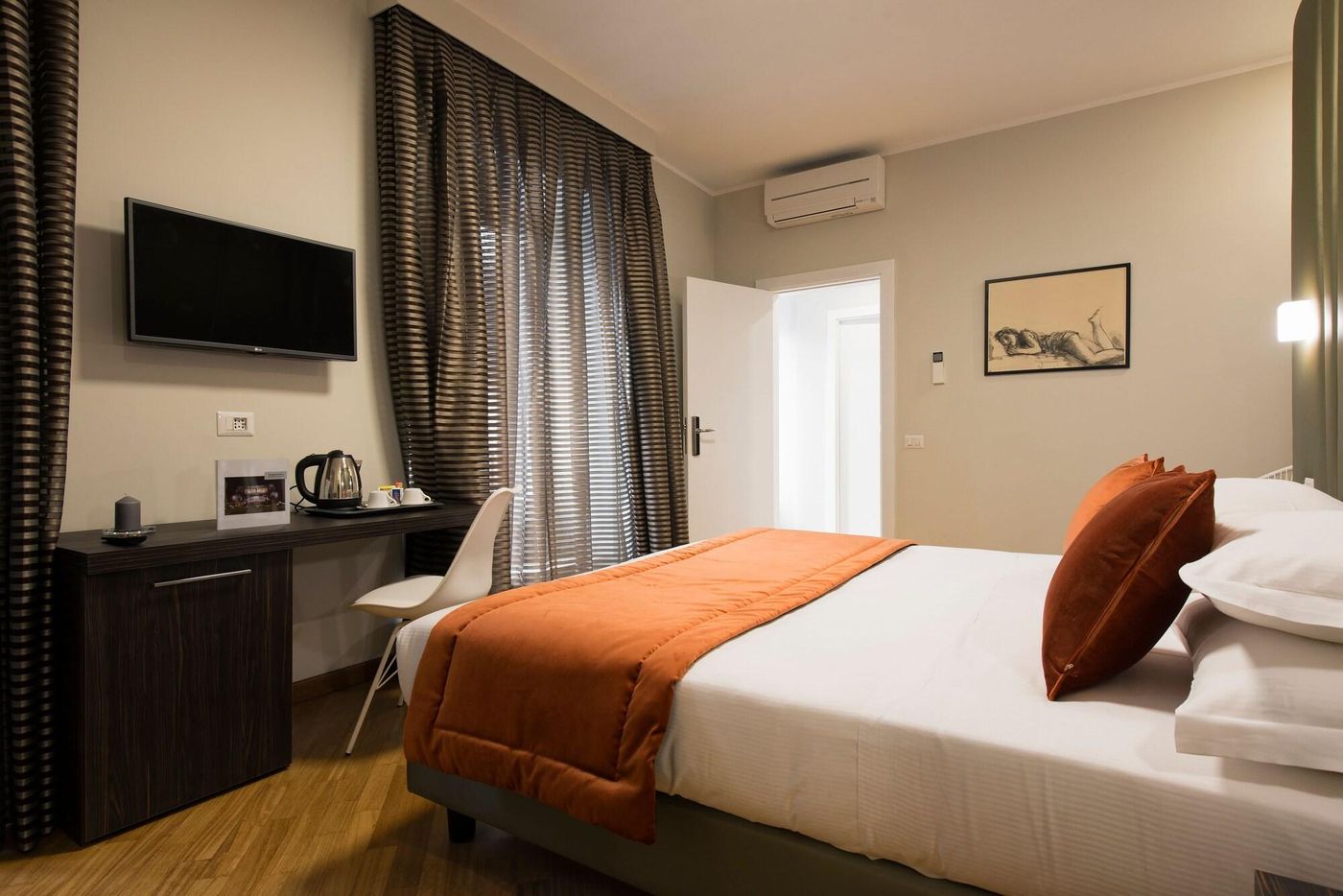 Vittoriano-Suite-Room-7