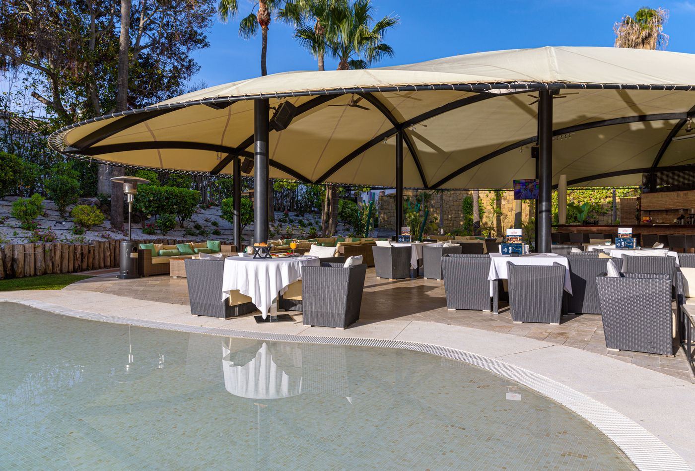 Senator-Banus---Adults-Recommended-Restaurant-19