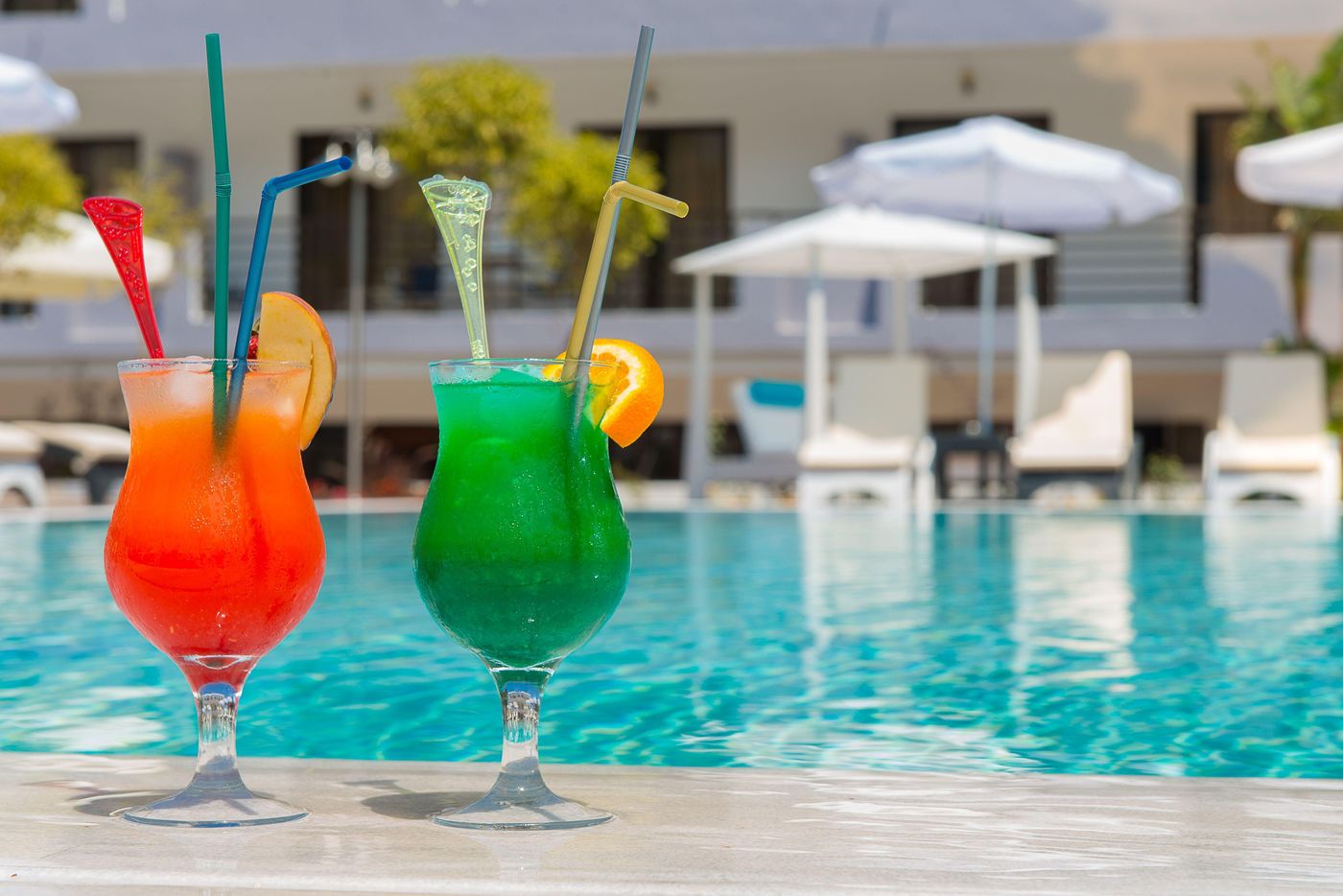 Sunny-Days-Apartments-Pool-15