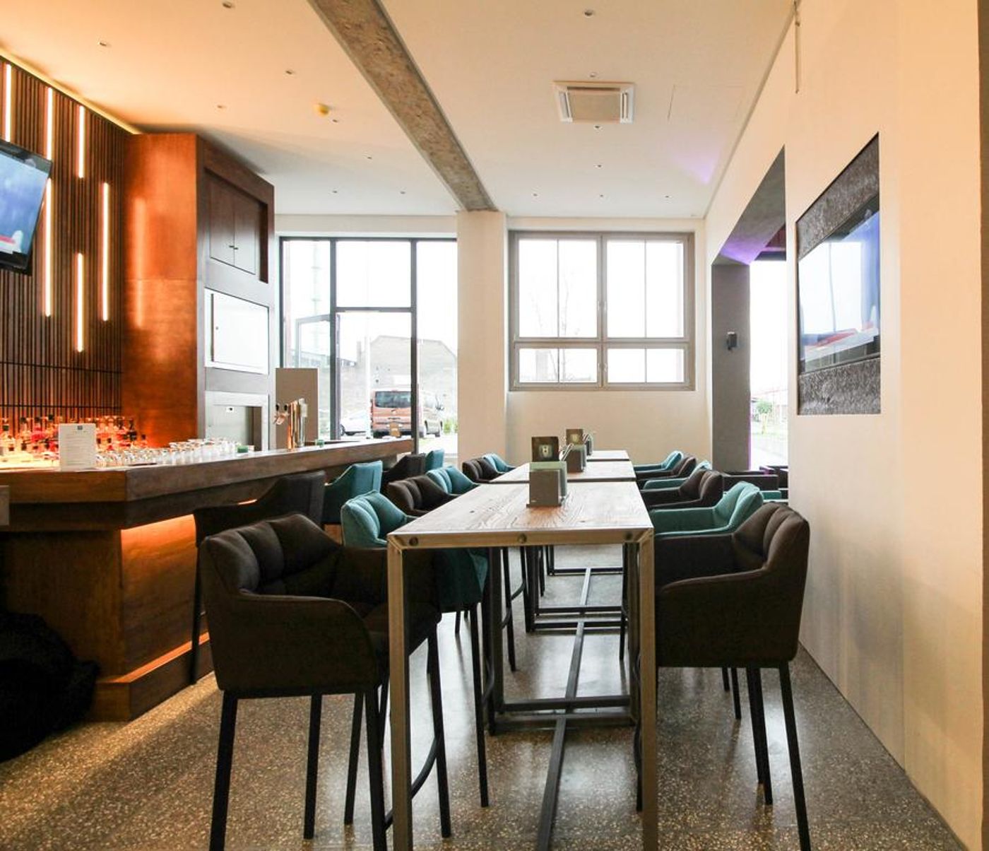 H24-Hotel-Berlin-Lichtenberg-Lobby-9