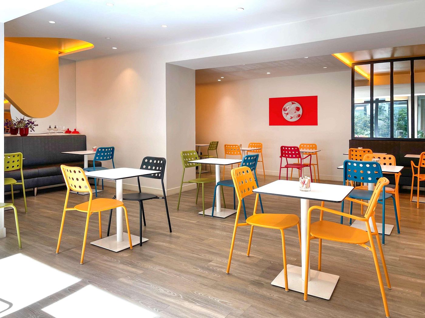 ibis-Styles-Paris-La-Defense-Courbevoie-Restaurant-8