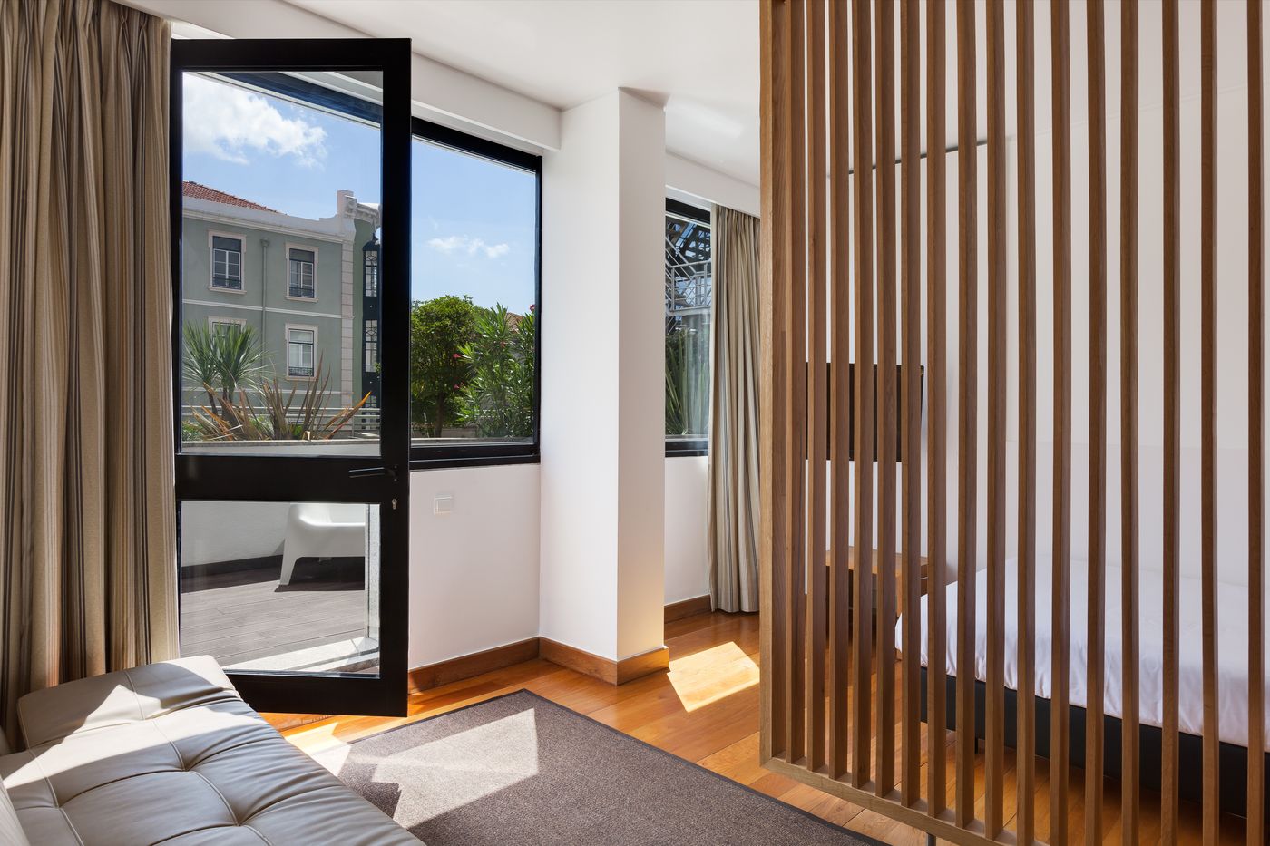 Hello-Lisbon-Marques-de-Pombal-Room-2