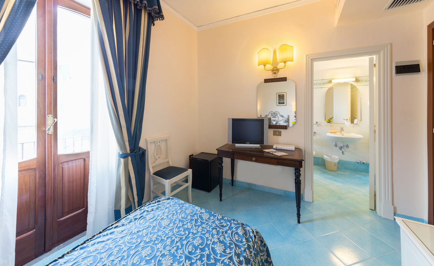 Hotel-Jaccarino-Room-12