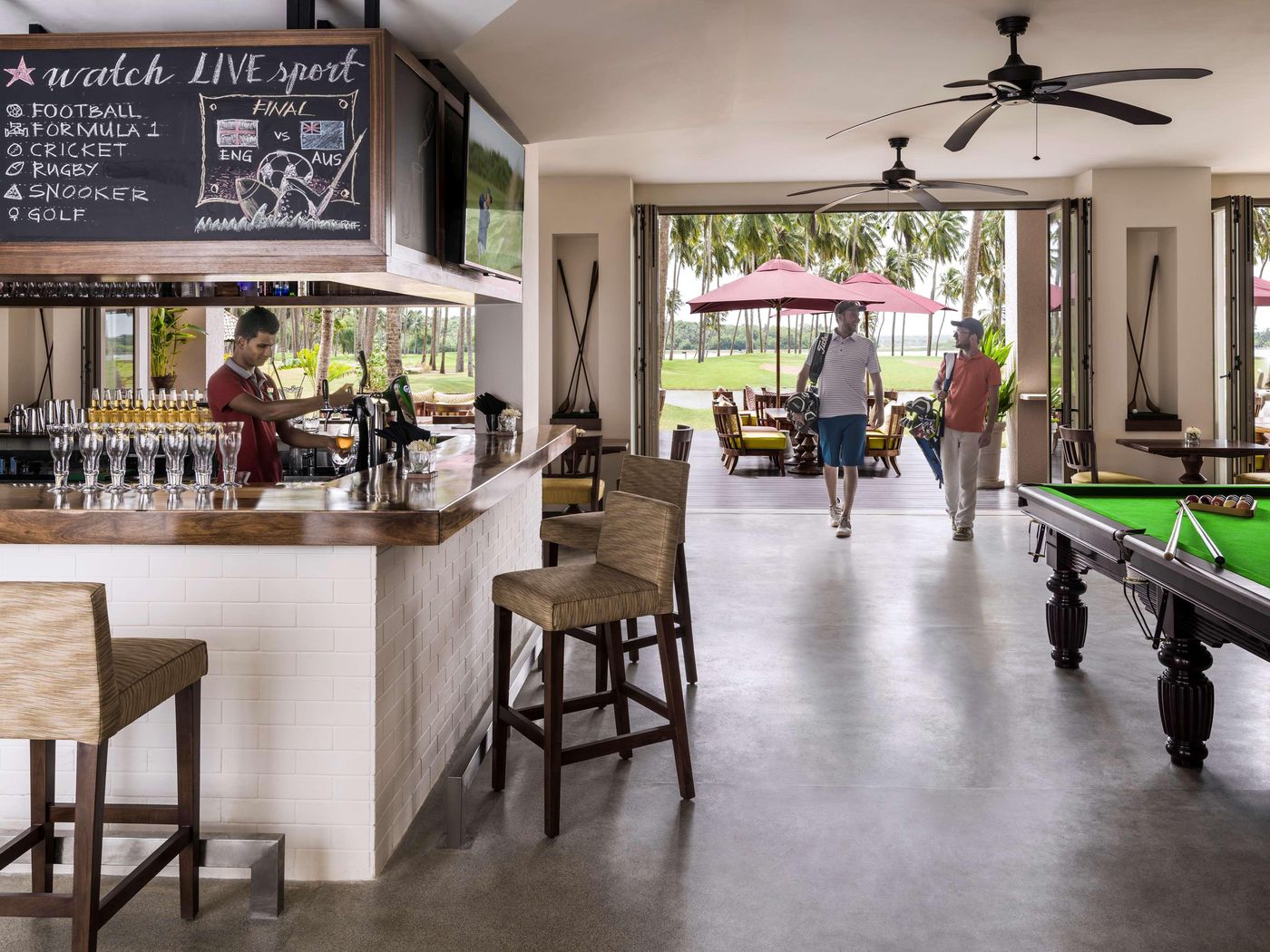 Shangri-La-Hambantota-Bar-27