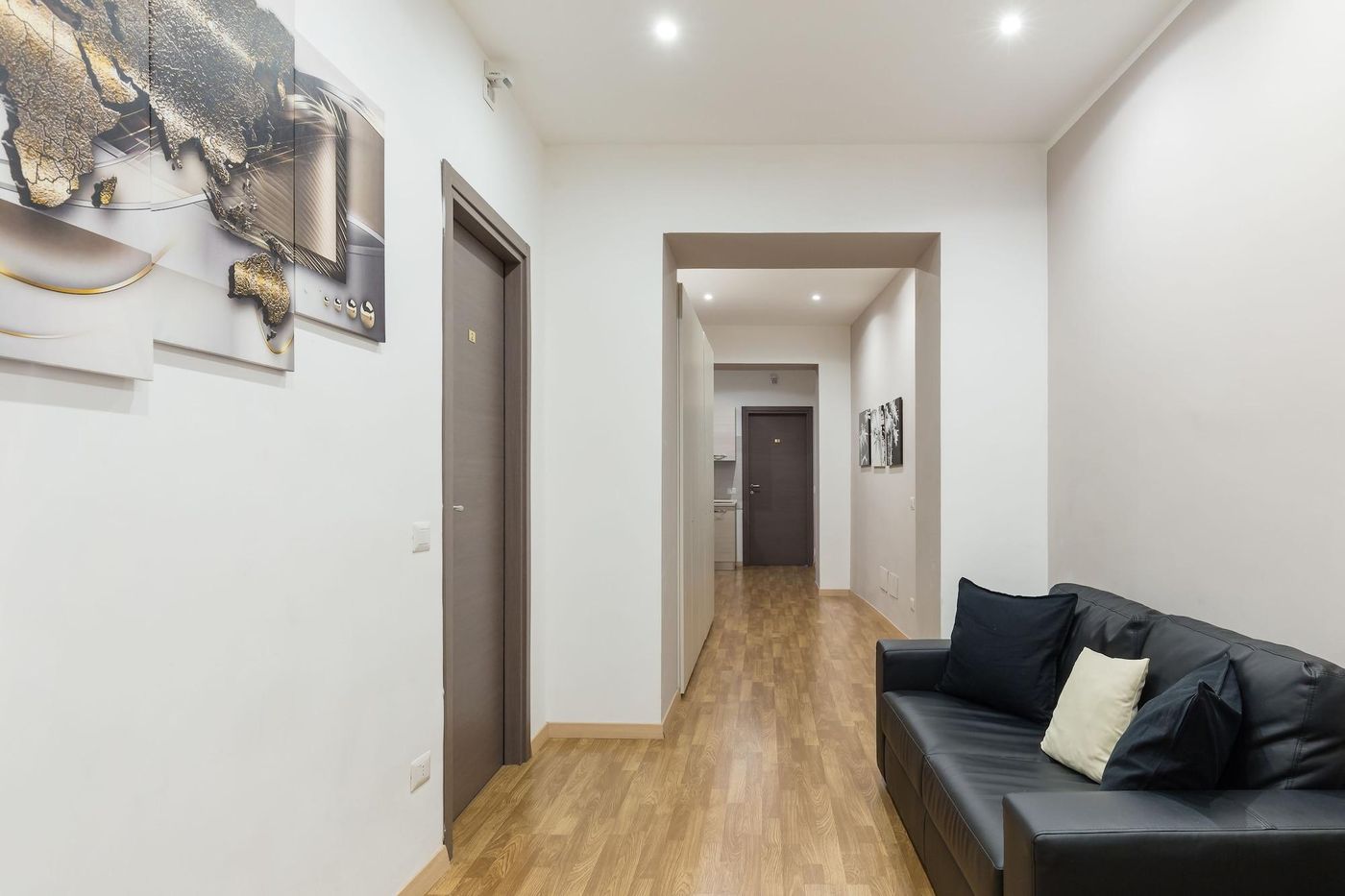 Rione-Monti-Suites-Lobby-43