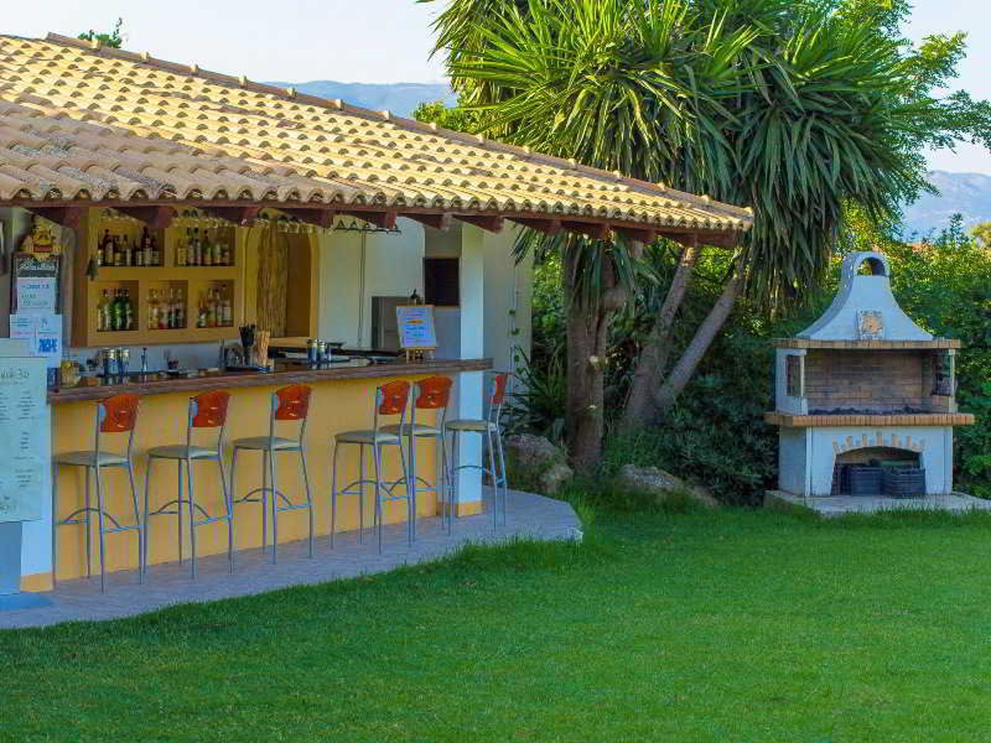 Saint-Nicholas-Bar-17