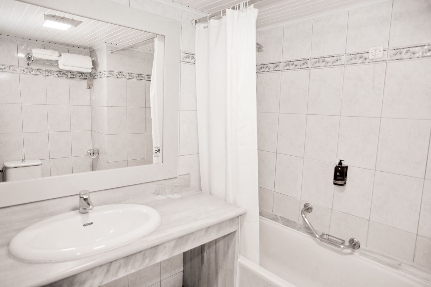 Kosta-Palace-Room-41