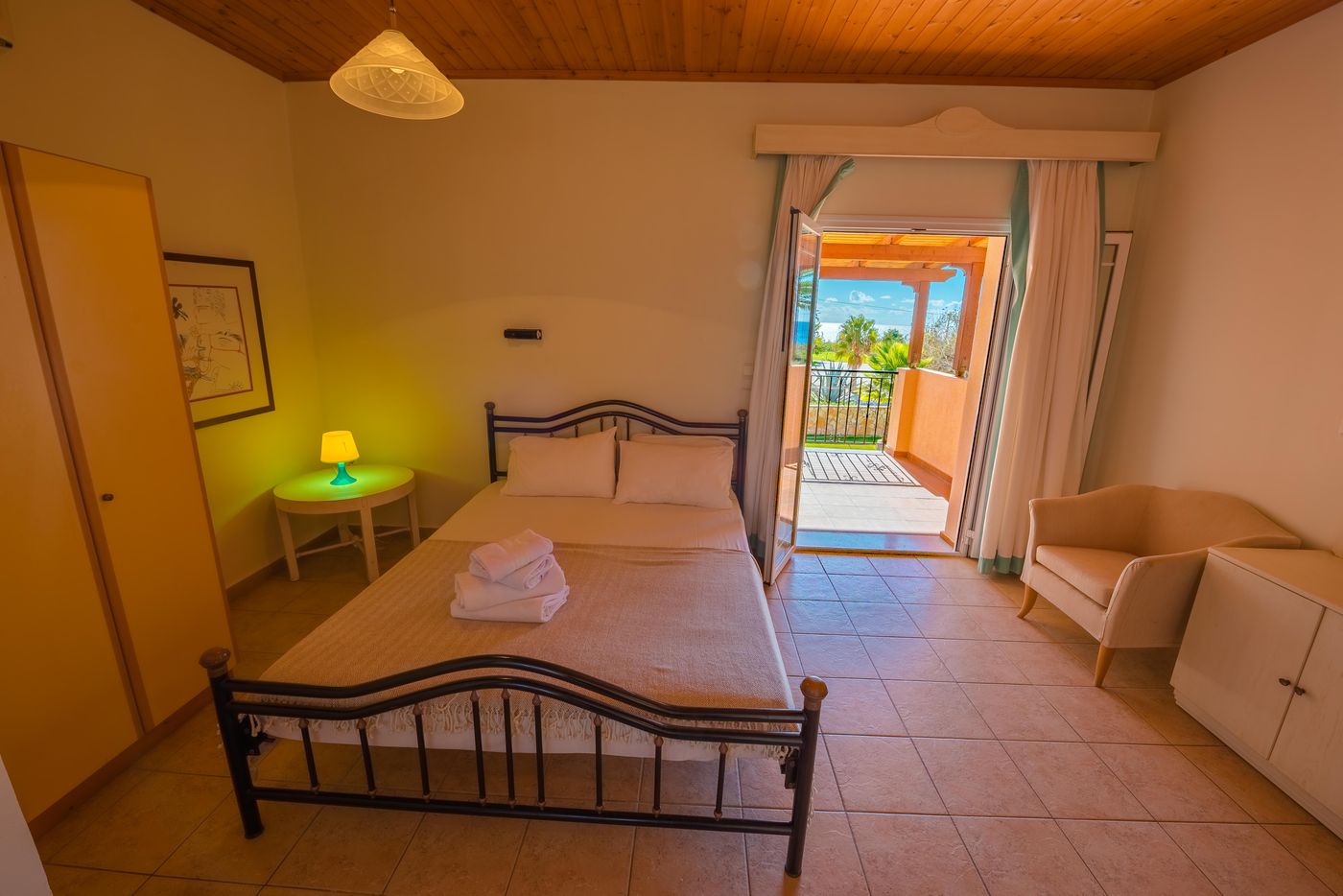 Sotiris Studios and Apartments