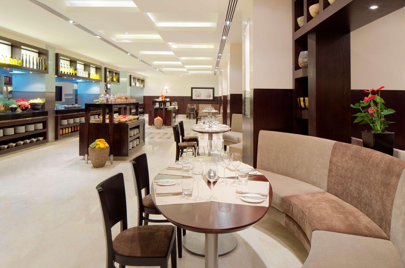 Hyatt-Regency-Dubai-Restaurant-37
