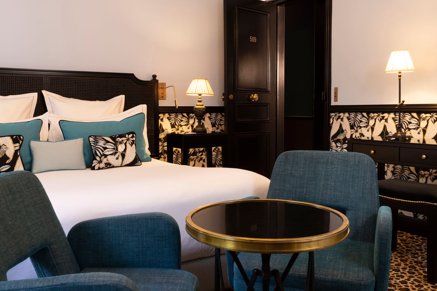 West-end-Paris-Room-41