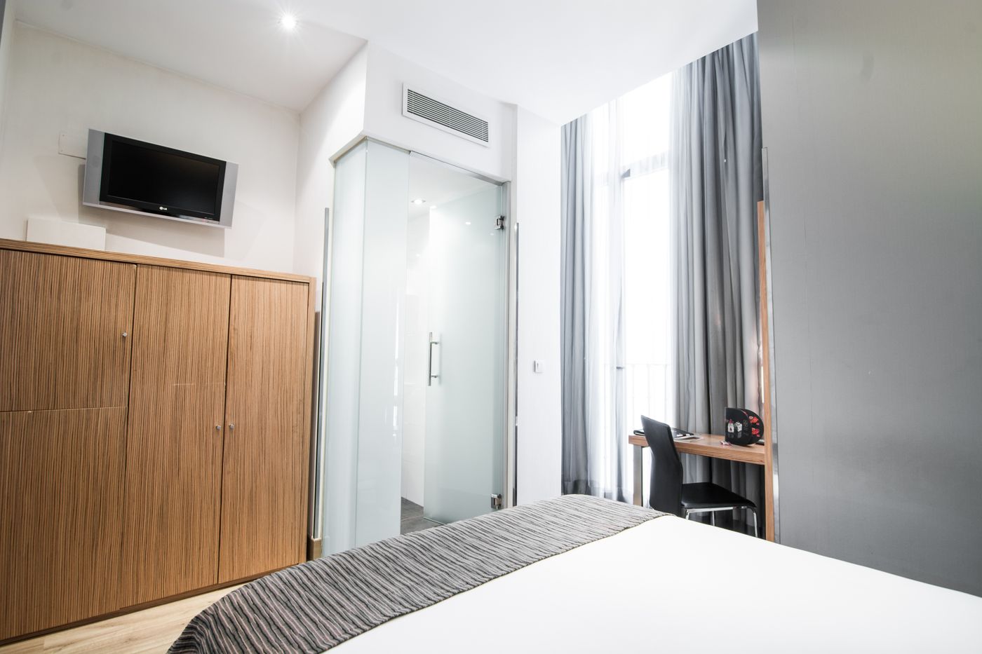 Petit-Palace-Plaza-del-Carmen-Room-12