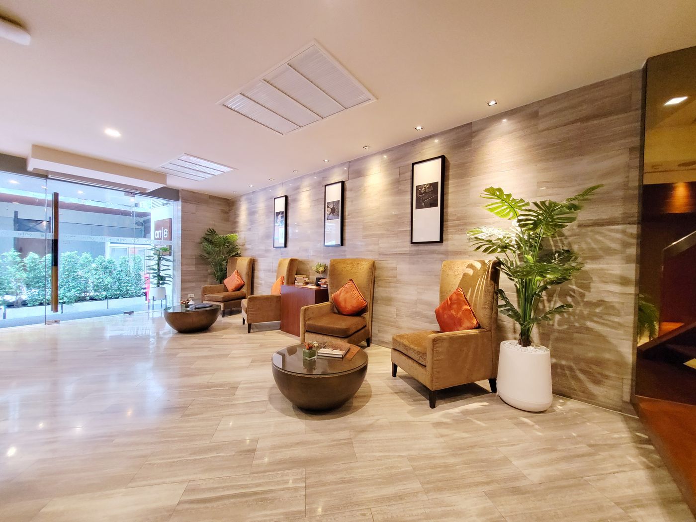 On8-Sukhumvit-by-Compass-Hospitality-Lobby-1