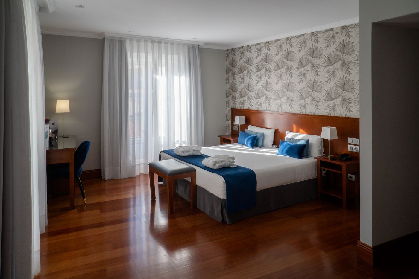 Lusso-Hotel-Infantas-Room-25