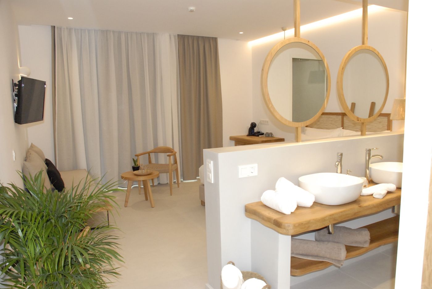 Aqua Blu - Adult’s Only