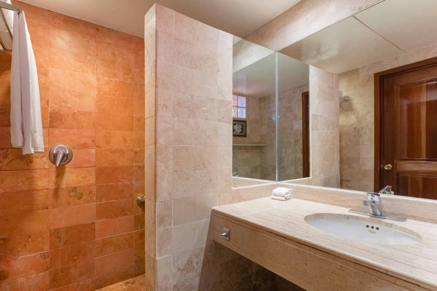 Iberostar-Waves-Tucan-Room-36