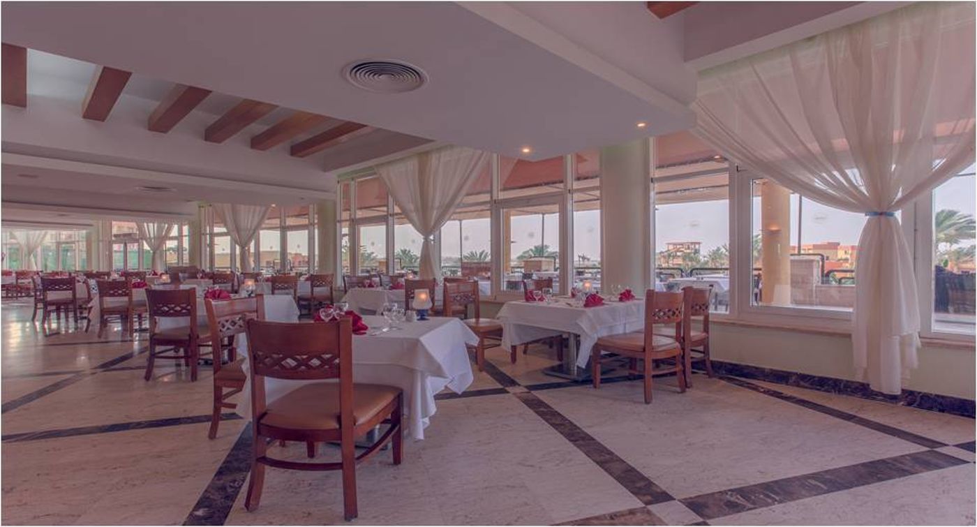 Malikia-Resort-Abu-Dabbab-Restaurant-43