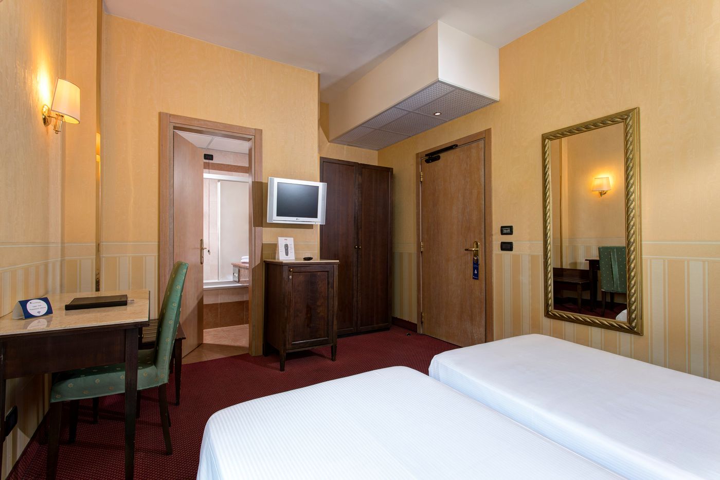 Best-Western-Hotel-Tritone-Room-33