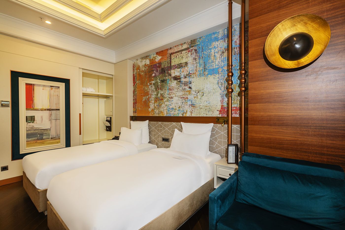 Mercure-Istanbul-Sirkeci-Room-35