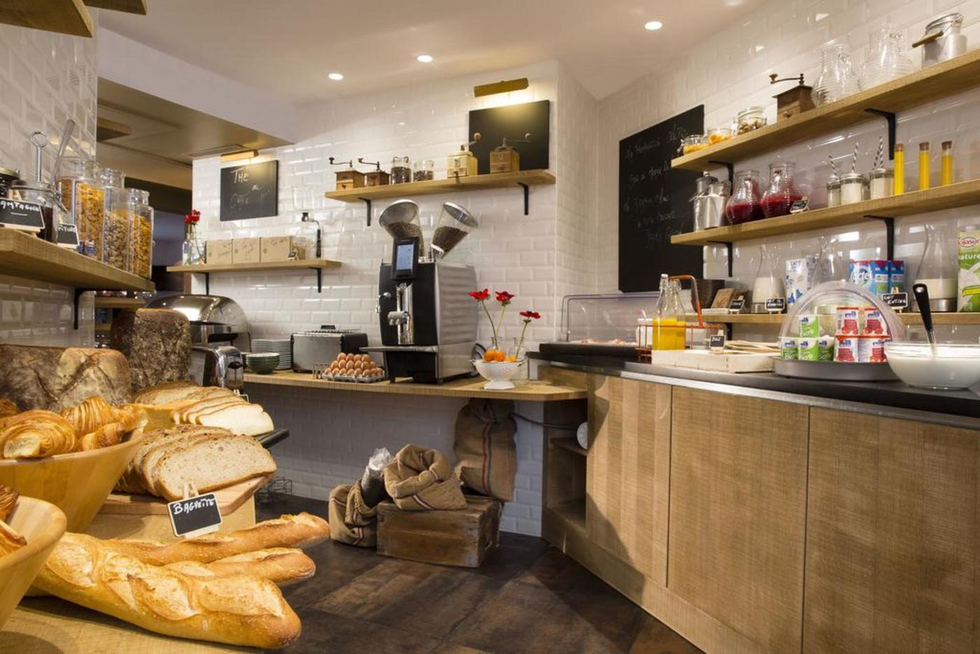 Le-Chat-Noir-Restaurant-54