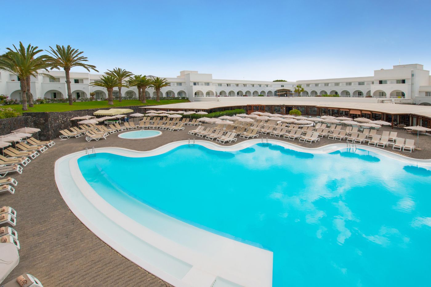 Relaxia-Olivina-Pool-4