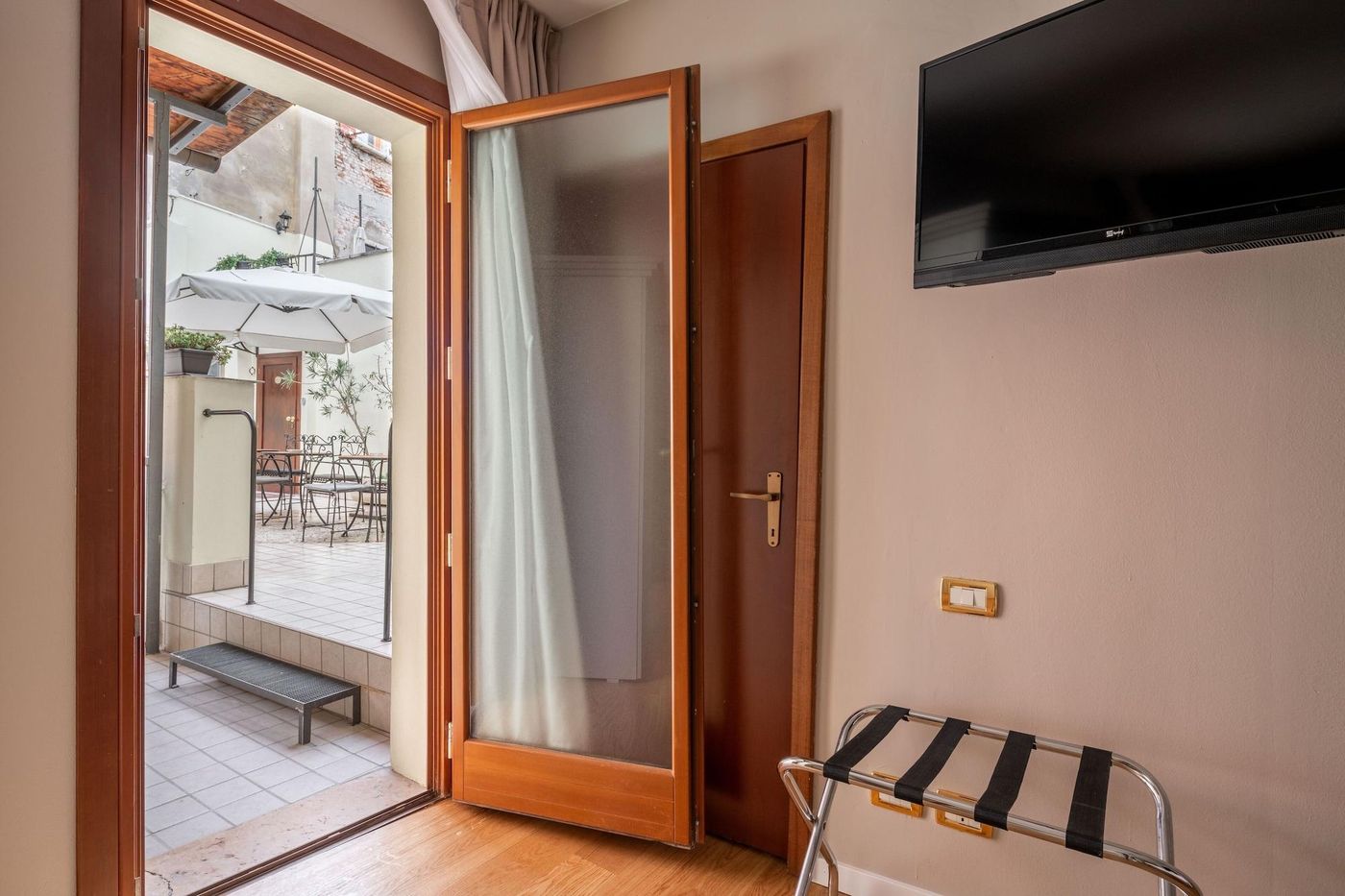 Hotel-Herion-Lobby-6