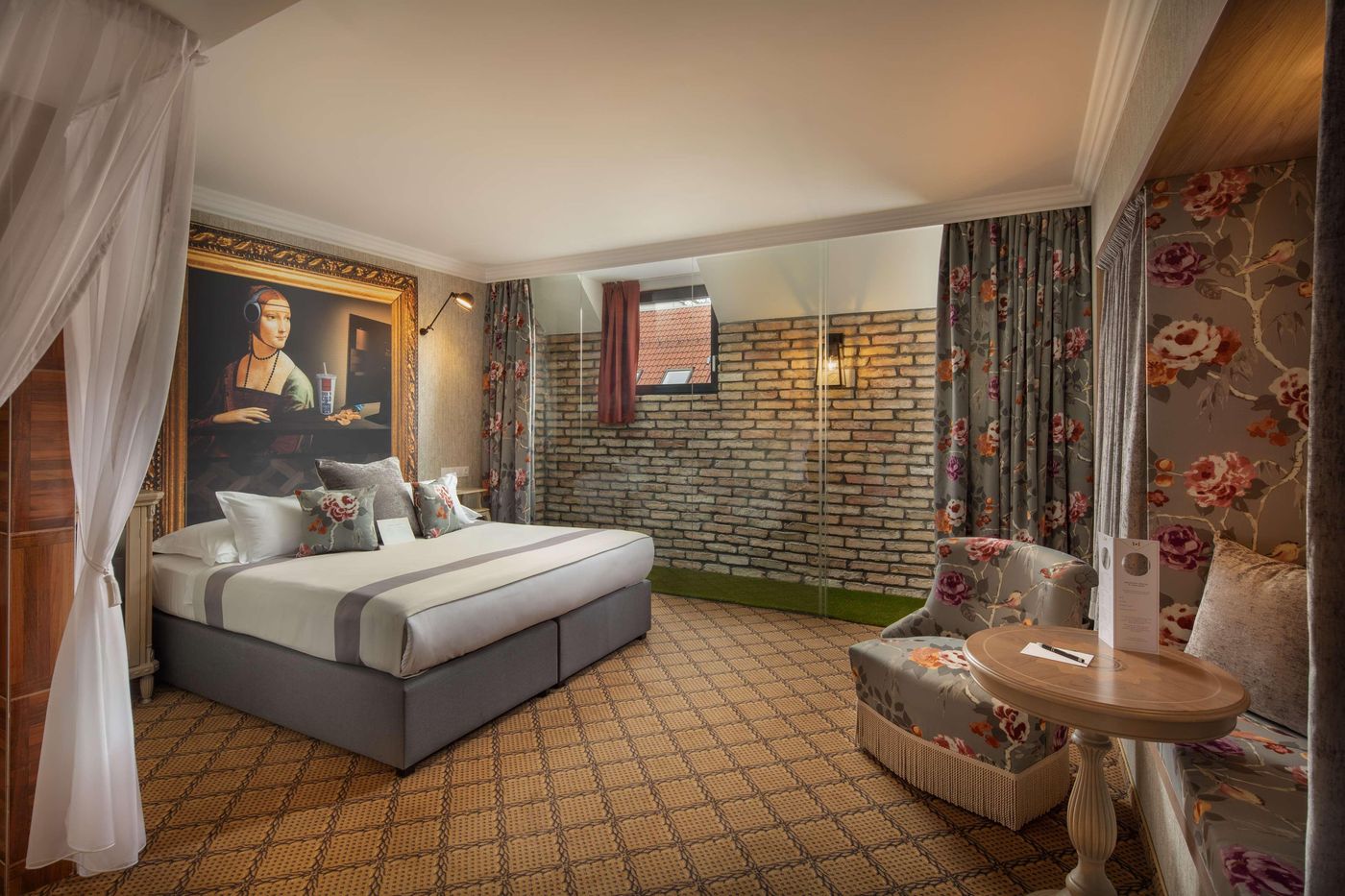 Mystery-Hotel-Budapest-Room-28